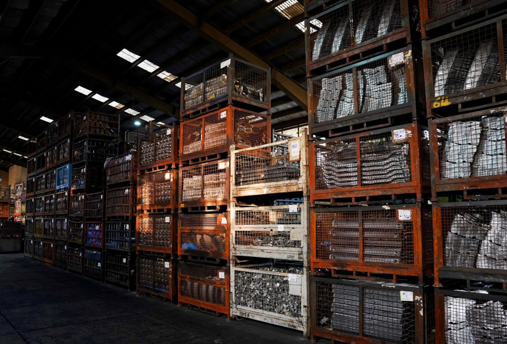 انبار نیمه ساخته --min